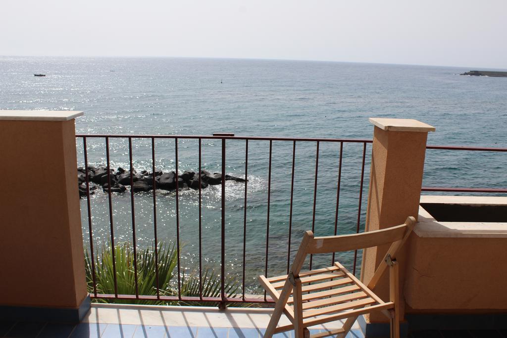 Appartamento Vista D'Incanto Giardini Naxos Luaran gambar