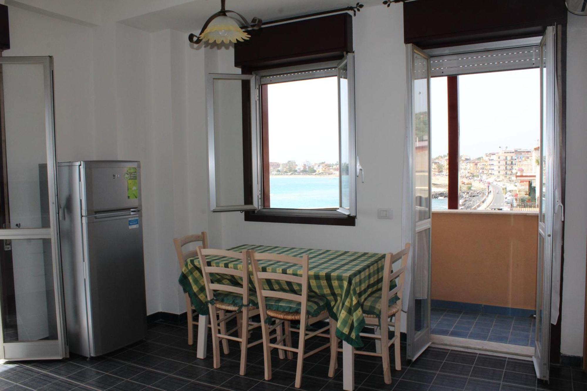Appartamento Vista D'Incanto Giardini Naxos Luaran gambar