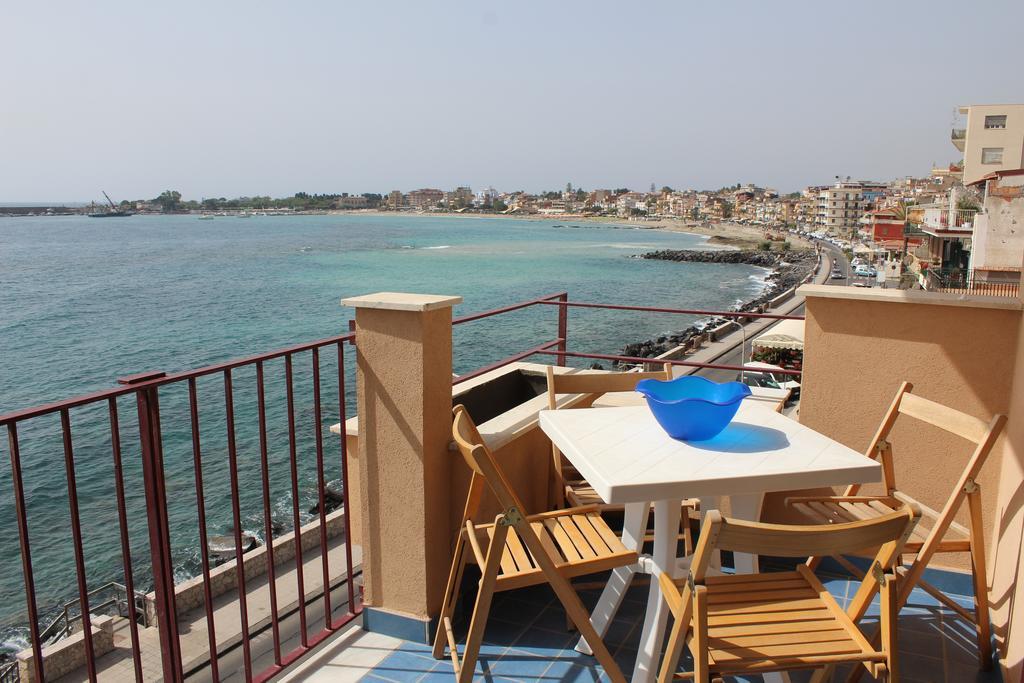 Appartamento Vista D'Incanto Giardini Naxos Luaran gambar