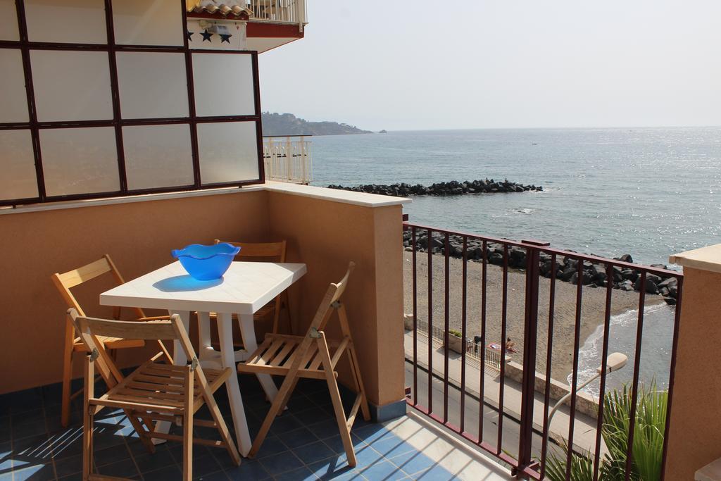 Appartamento Vista D'Incanto Giardini Naxos Luaran gambar